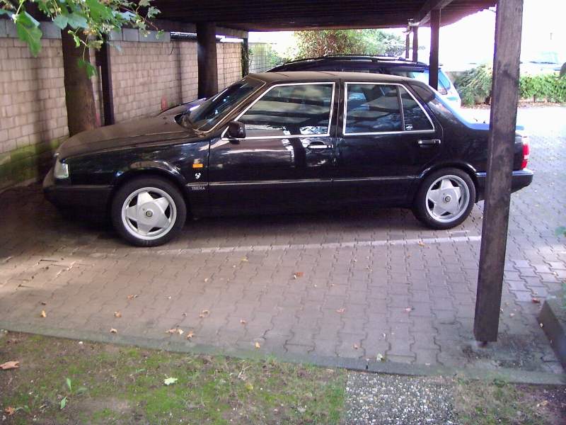 lancia thema2(2)22.jpg