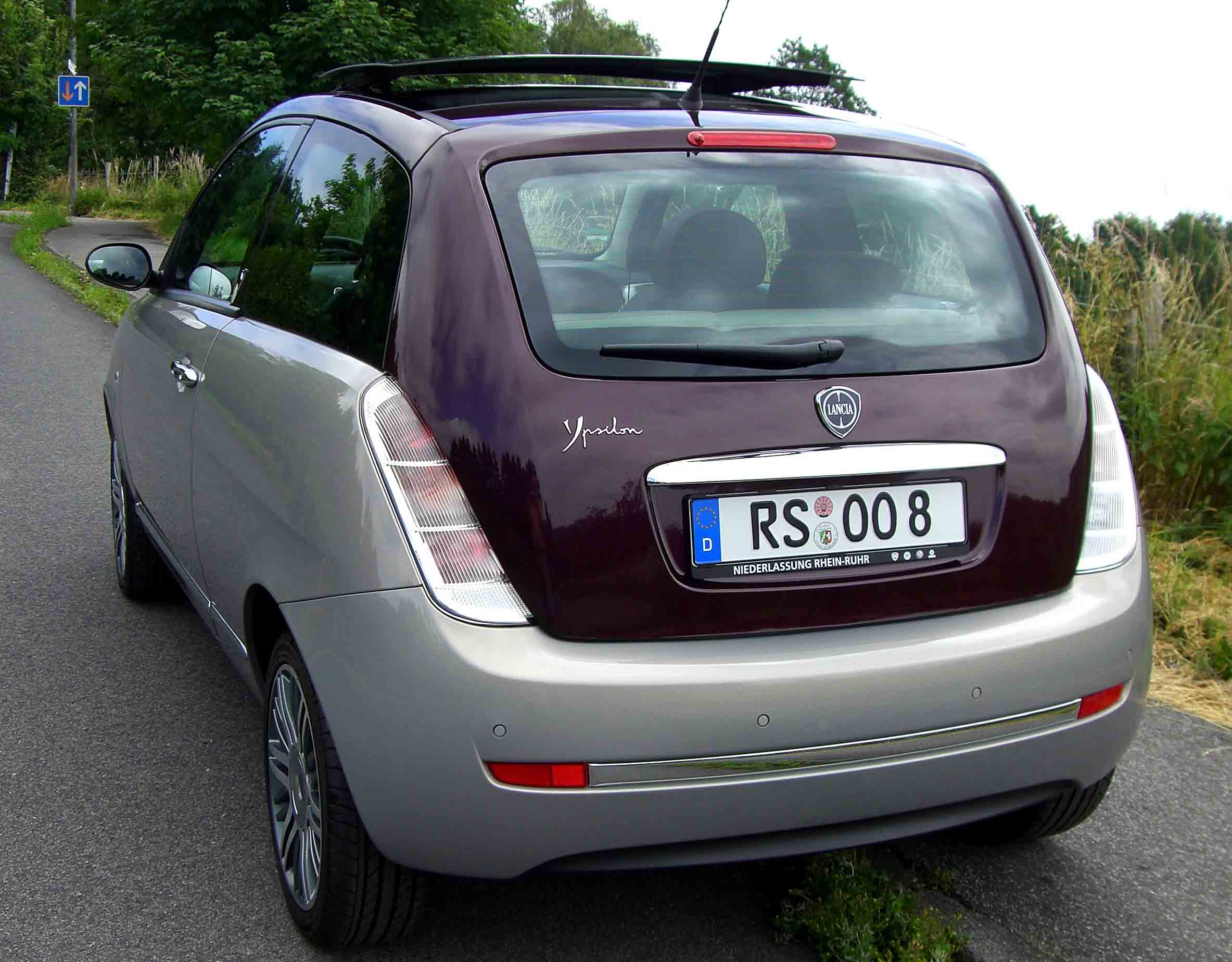 ypsilon-12.jpg
