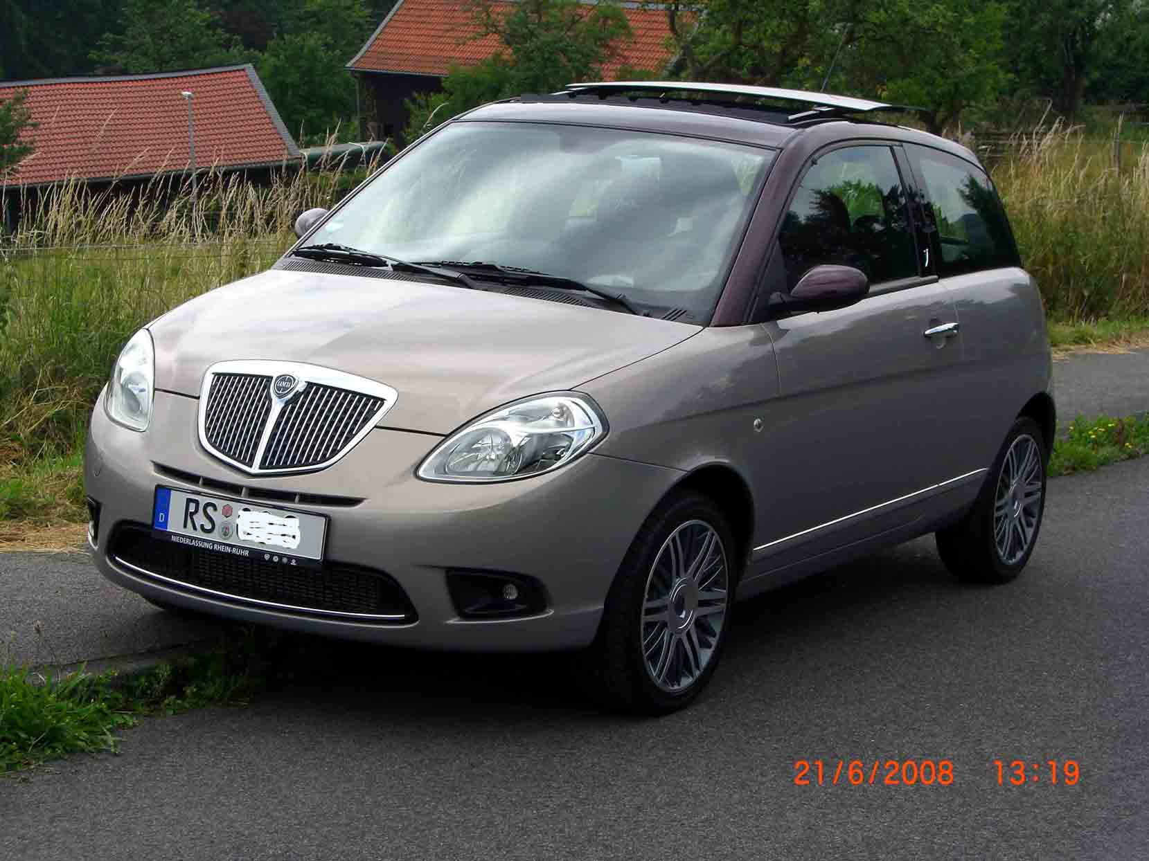 ypsilon-1.jpg