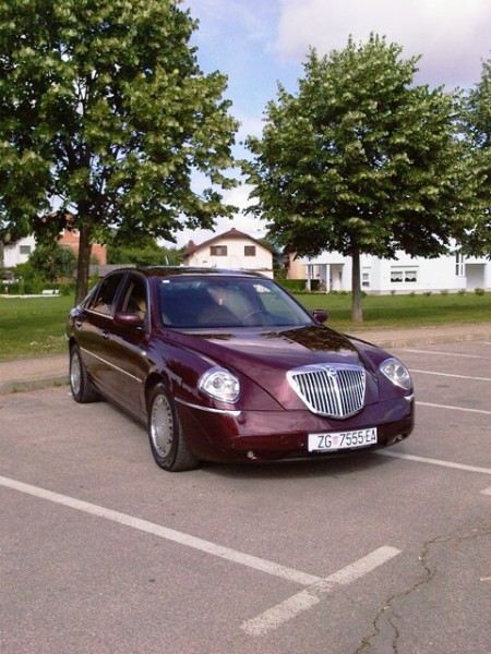 lancia1.jpg