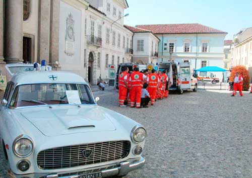 lancia flaminia ambulanza restaurata.jpg