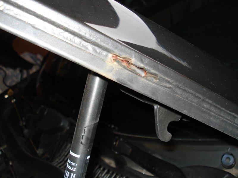 roest_zijkant_motorkap.jpg