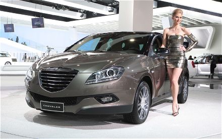 1003_01_z+chrysler_lancia_delta+front_three_quarter.jpg