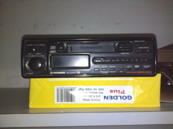 pioneer con frontalino no connettore iso.jpg