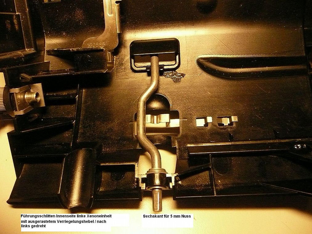 führungsschlitten innenseite- der verriegelungshebel mit sechskant für 5 mm nuss.jpg