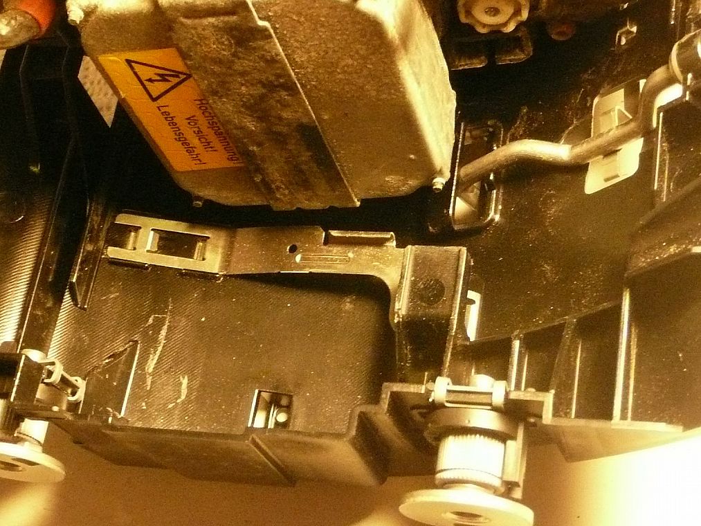 xenoneinheit halb auf führungsschlitten foto von hinten oben.jpg