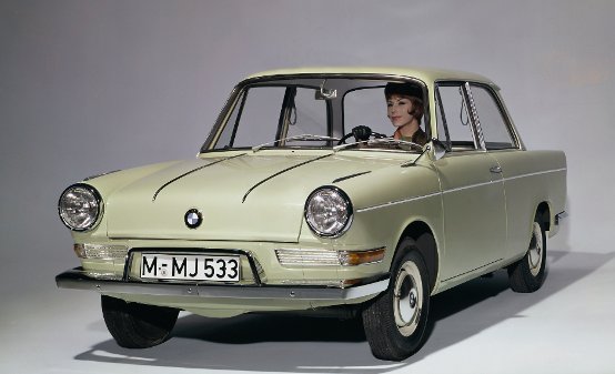 bmw-700.jpg