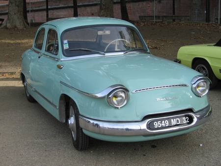 panhard%20pl17%201960gde[1].jpg