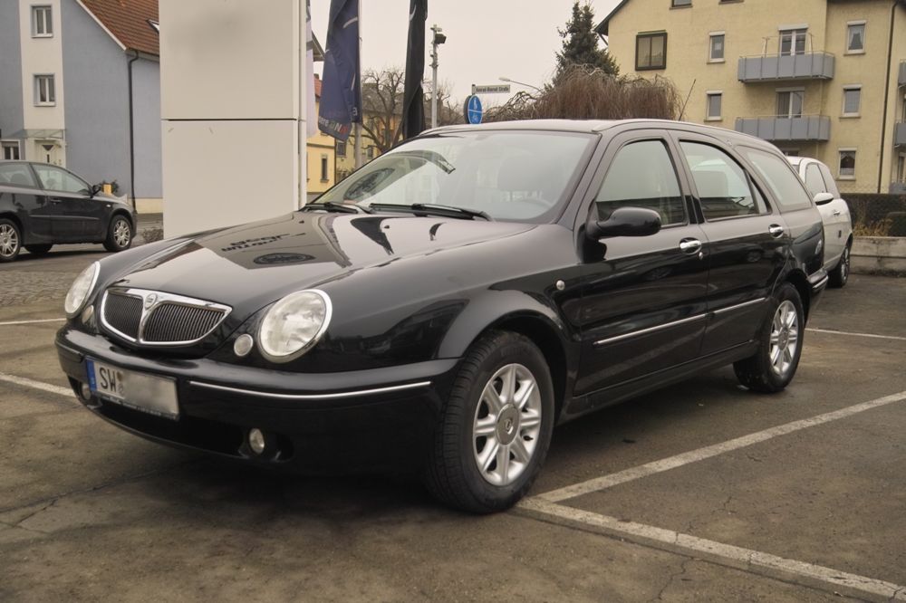 lancia_lybra_1.jpg