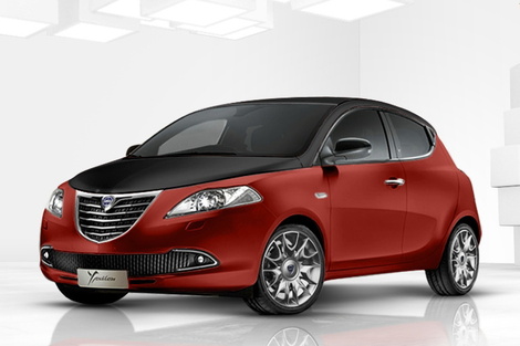 lancia_ypsilon_nero_vulcano_rosso_argilla.jpg