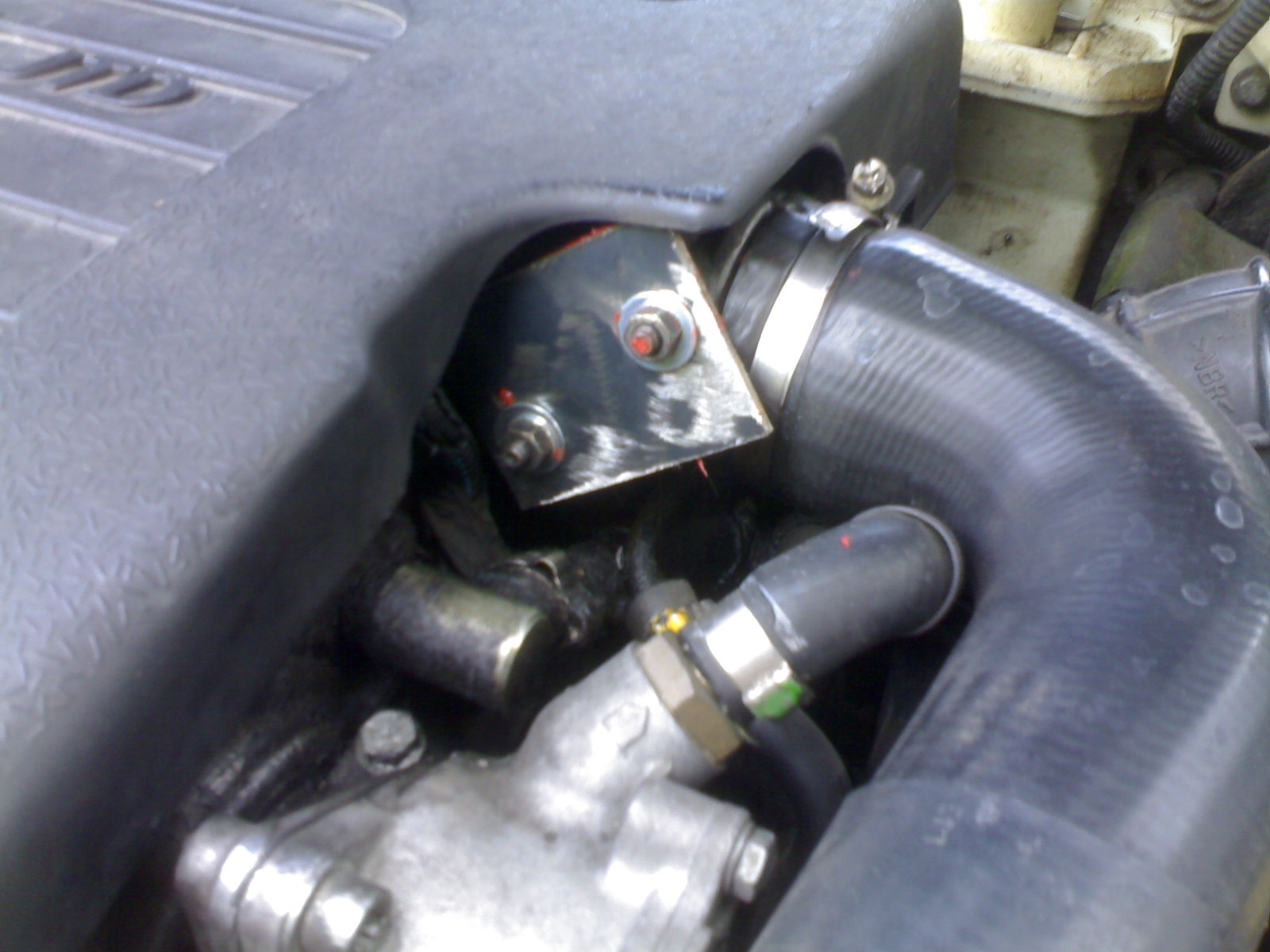 piastra vicino tubo intercooler.jpg