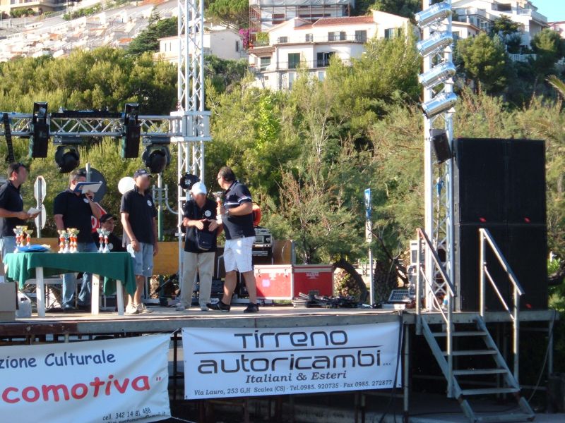 ritiro del premio.jpg