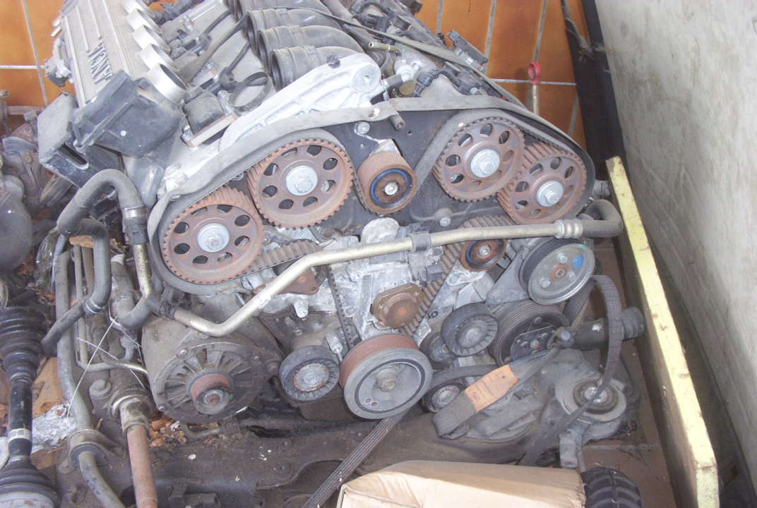 thesis 3.0 v6 motor defekt-schlachter 002.jpg