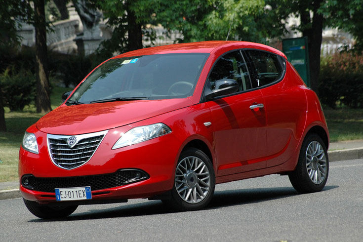 01_ypsilon1_red.jpg