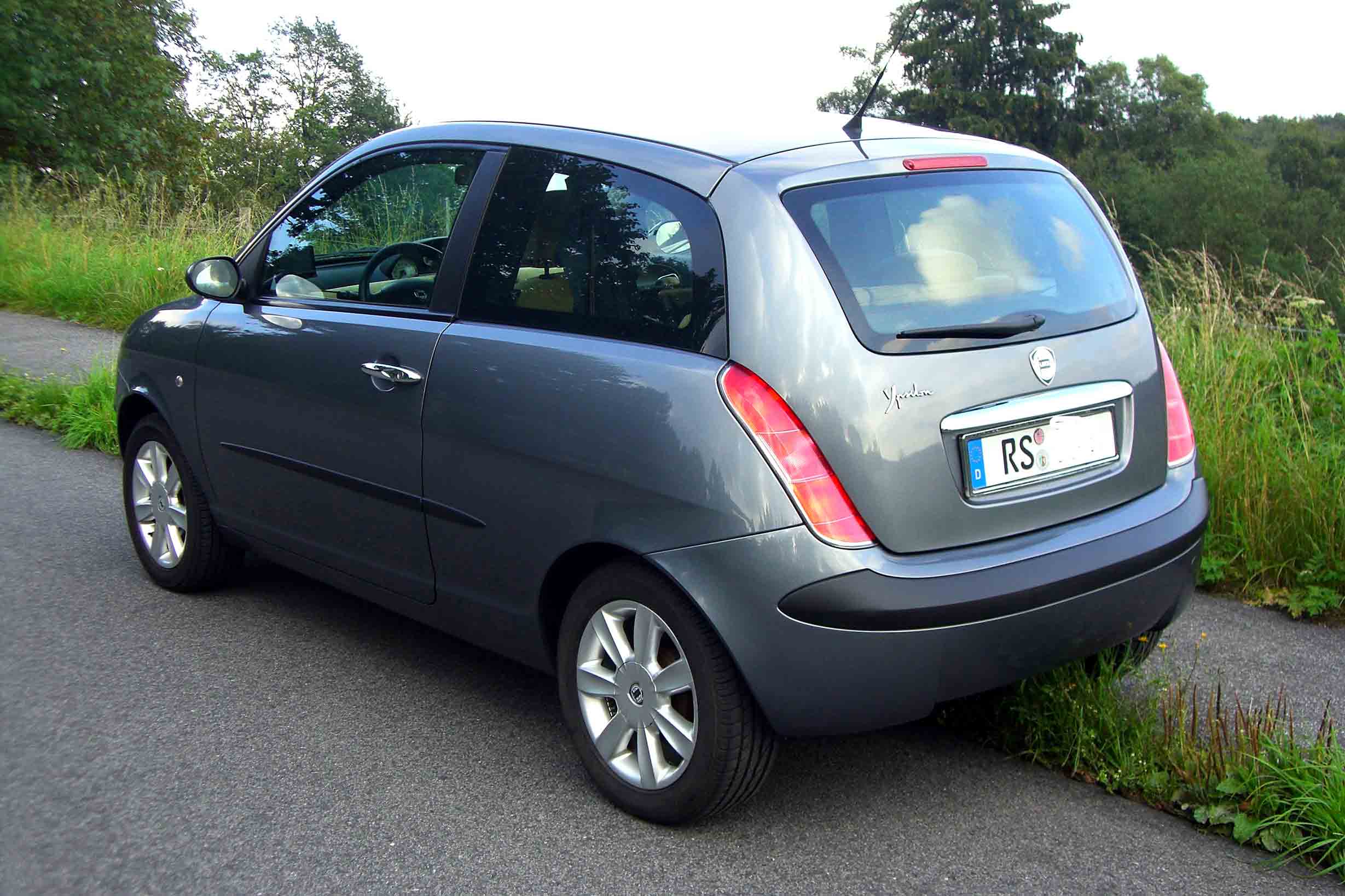 ypsilon-4.jpg