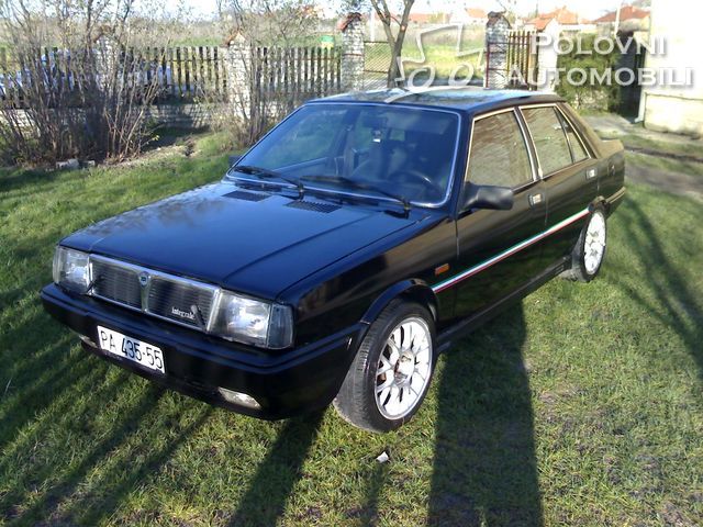 lancia-prisma-prisma-integrale-4wd~8c1718b5b10ceb451f3f9c05bff44d68~lightbox[1].jpg