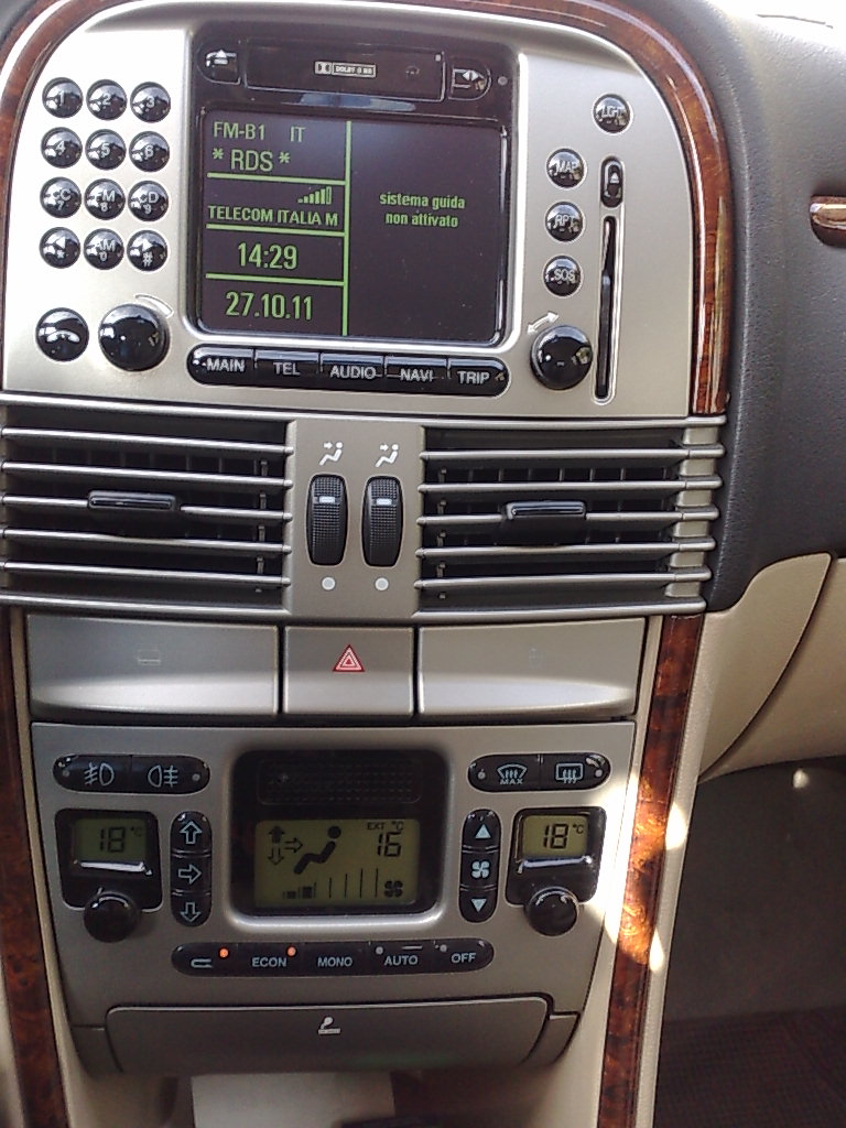 27102011688.jpg