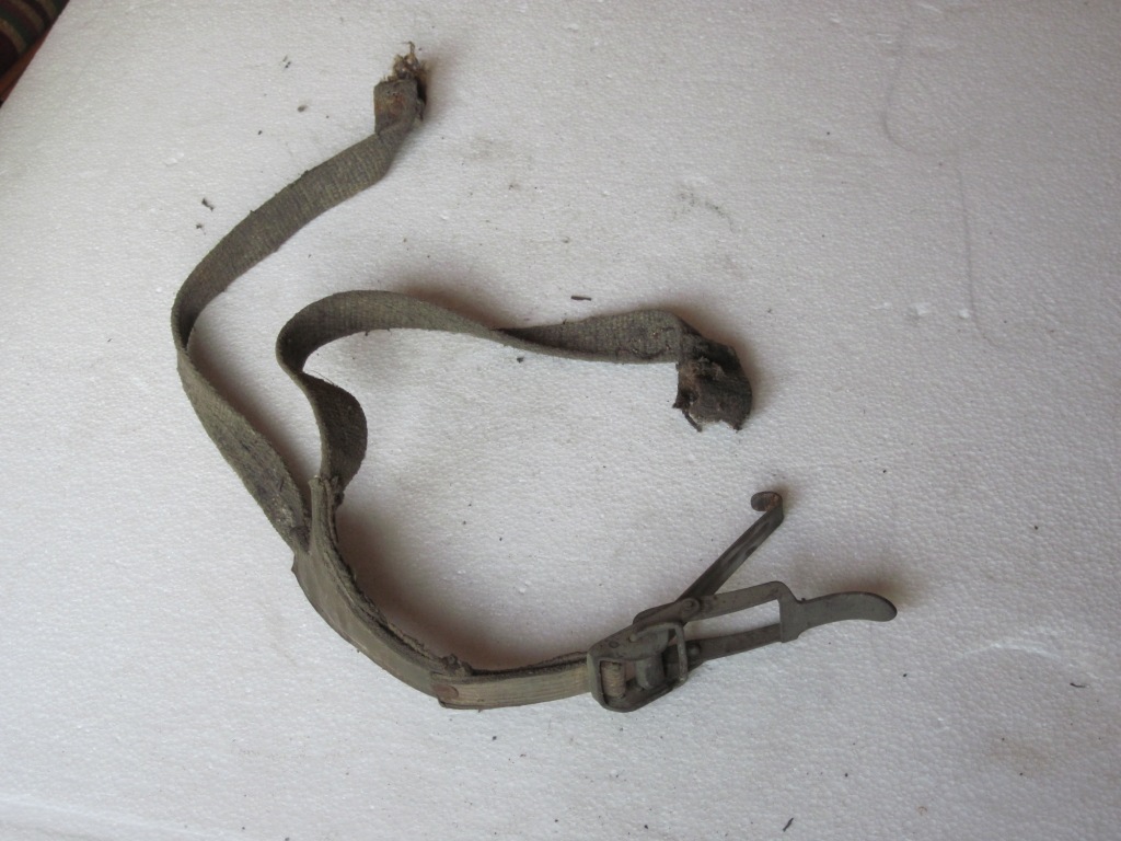 cinghietto  ruota di scorta.jpg