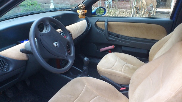 ypsilon interieur.jpg
