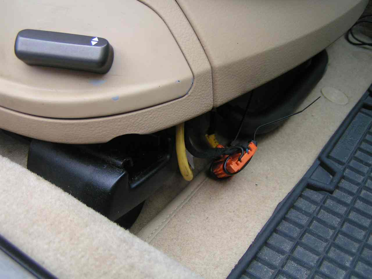 thesis airbag steckverbindung kl.jpg