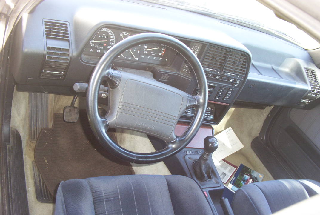 lancia thema 2.0 16v graumet ez 93 022.jpg