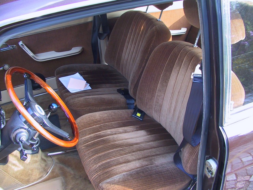 lancia 2000 ie.jpg