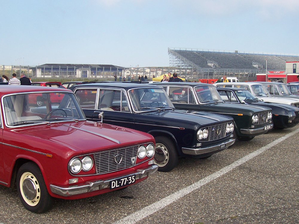 m_100_5408 a 14 3x fulvia berlina front.jpg