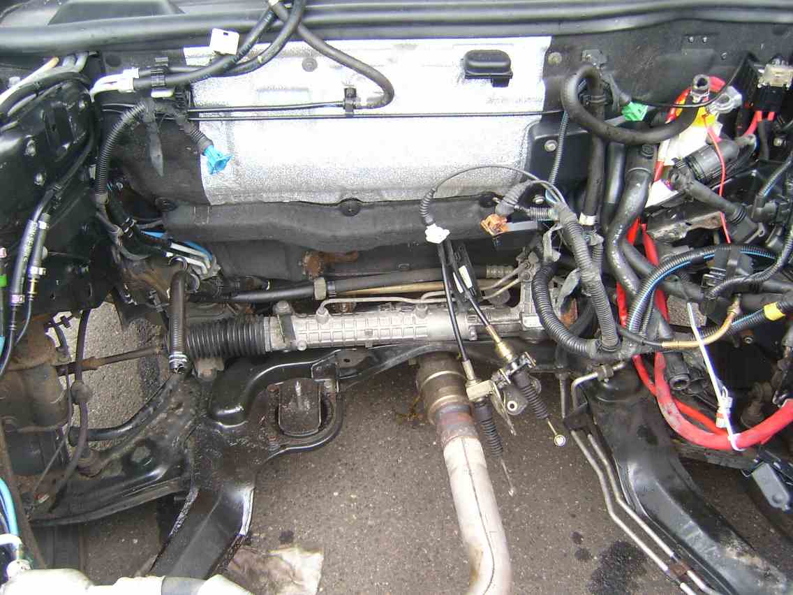 03 motorraum ohne motor 20130705.jpg
