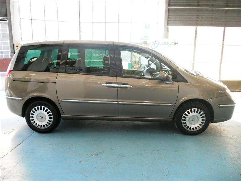 dettaglioauto (medium).jpg