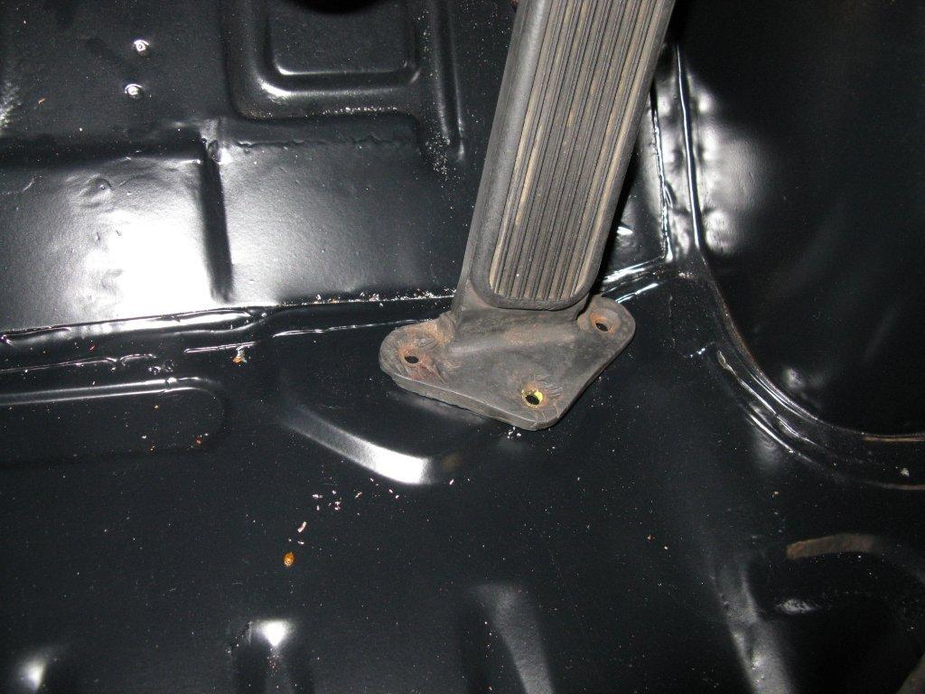 pedalaufnahme bodenblech.jpg