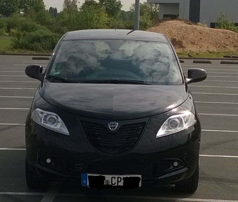 ypsilon_800_01.jpg