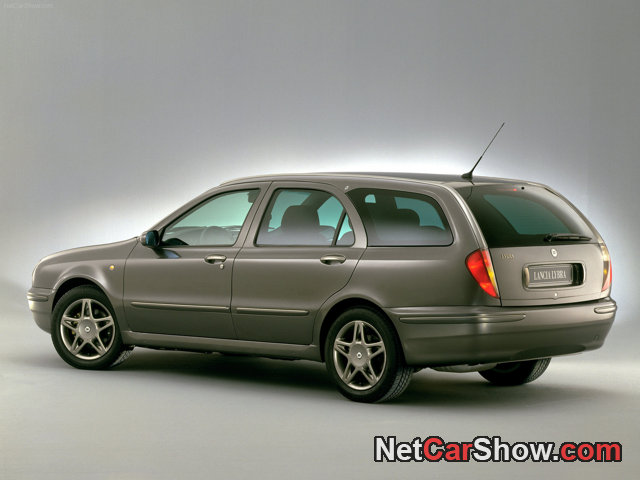 lancia-lybra_intensa_2002_photo_03.jpg