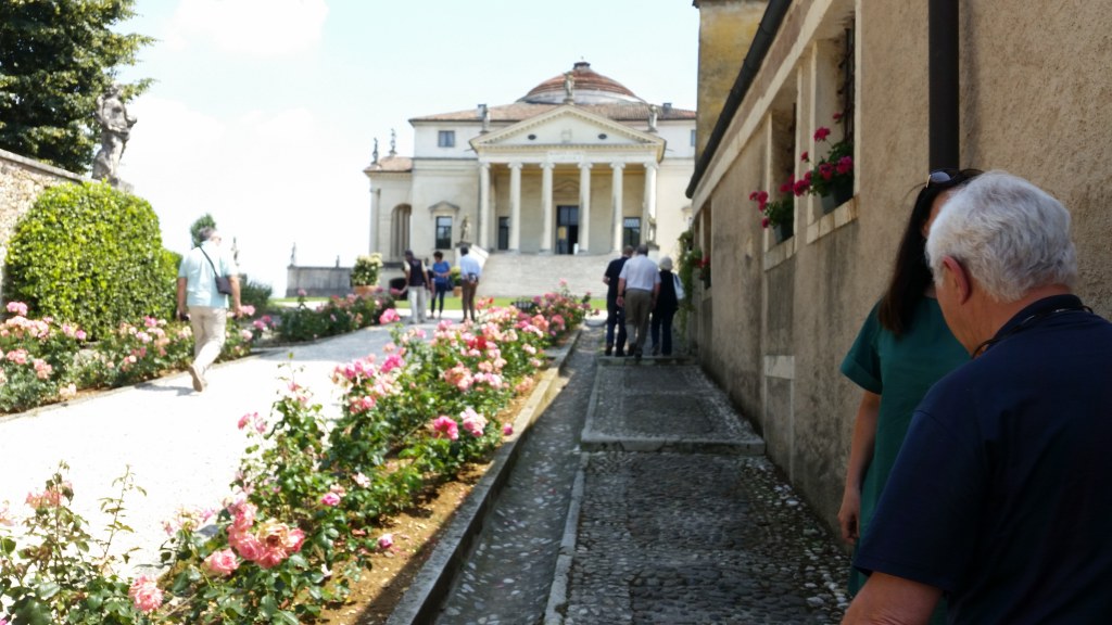 43 villa la rotonda.jpg