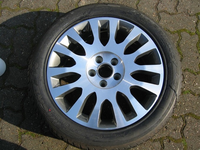 lancia thesis.jpg
