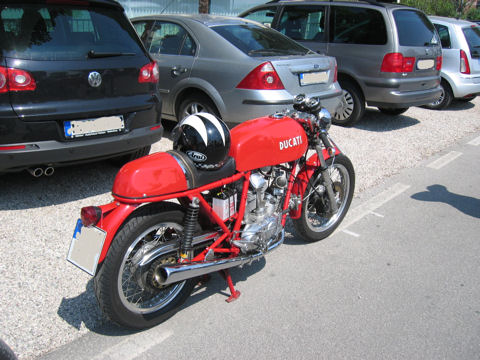 ducati_750gt.jpg