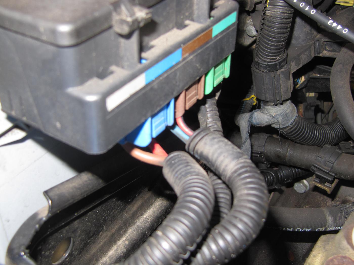 batterij aansluitingen y met trekhaak 13 polig van 2011 008.jpg