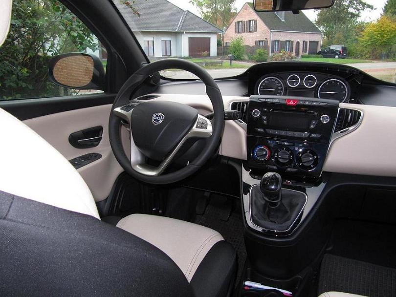 y cng interieur 011.jpg