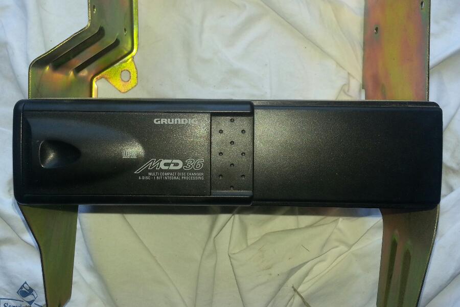 lettore grundig mcd36(senza cartuccia cd).jpg