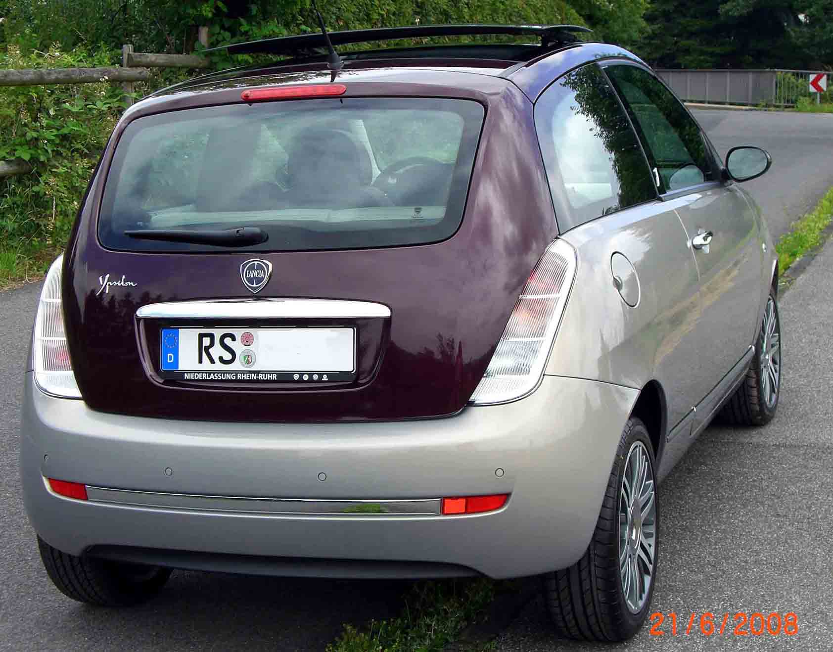 ypsilon-platino-2.jpg