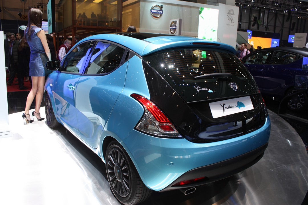 lancia-ypsilon-elefantino-genf-2013-03.jpg