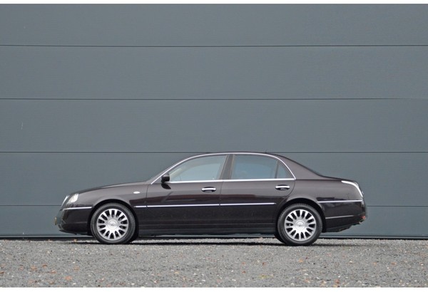 lancia 2.jpg