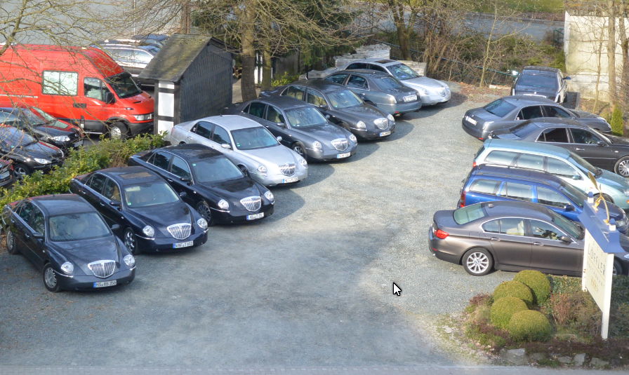 parkplatz hotel löffler.jpg
