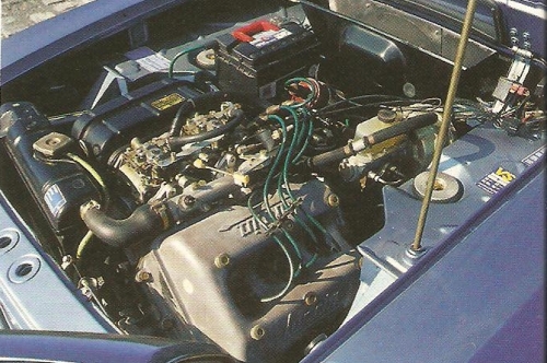 fulvia_coupe_1976_vano_motore.jpg