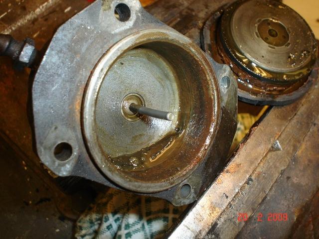 dirty dunlop brake cylinders 6.jpg