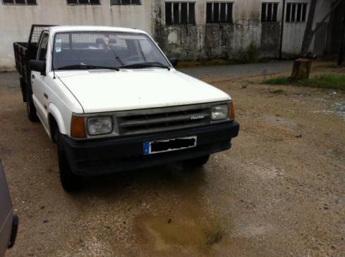 118343_p2_mazda-b2200-pick-up-caixa-aberta--alfena.jpg