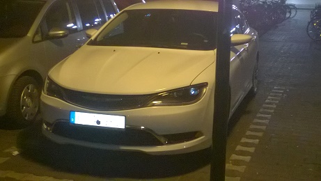 chrysler_200_v.jpg