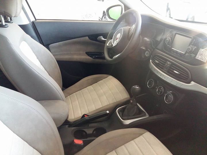 fiat-egea-sedan-interior.jpg