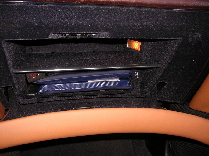 glovebox.jpg
