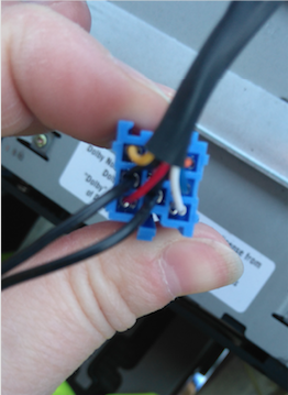 yatour stecker hinten.png