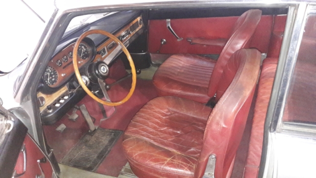 flavia coupe iniezione interni pelle amaranto.jpg